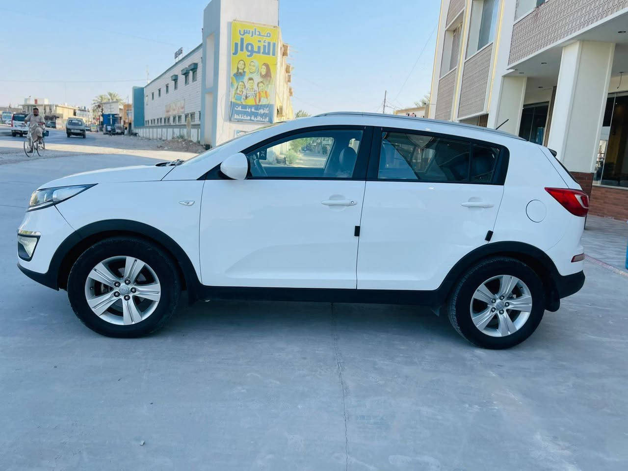 سلام عليكم.
سبورتج  20011
خليجي 
بوضع الشركه 
السونار مرفق بالمنشور 
ممشاهه 139الف 
دواخل كير محرك بوضع الشركه 
سيارة اي نقص مابيهه .
سعر 135.وبيهه مجال بعد المعاينه 
ت واتساب .***********
                 ***********.
مكان السيارة بابل الحمزه الغربي 
مداور .او تحويل مباشر 
ممكن مراوس بسورنتو موديل 14وفوك خليجي 6
