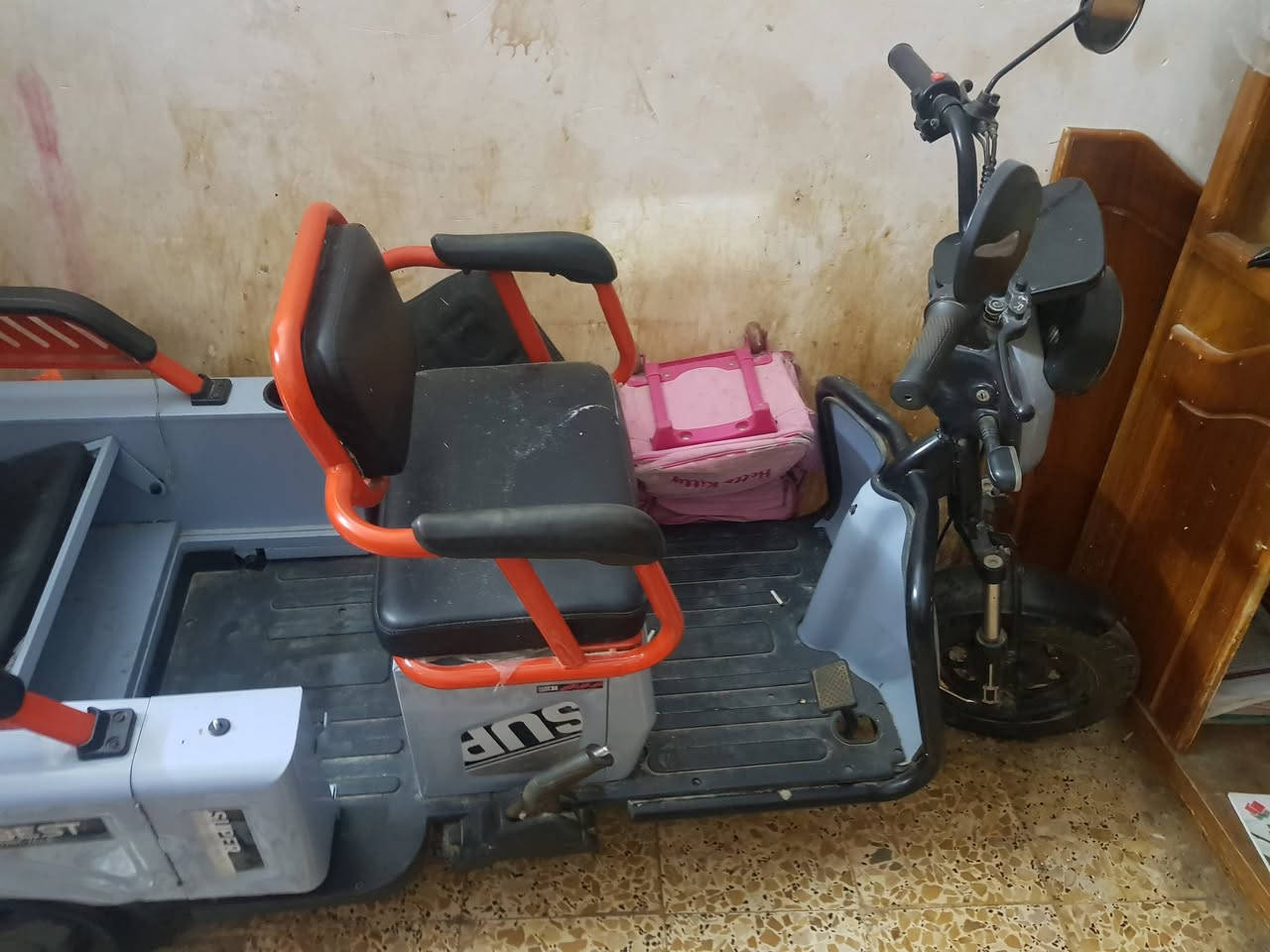 دراجه شحن للبيع نقصه سويج و ٤ بطاريات فقط جديده وضيفه بس متروكه السعر خاص ***********
