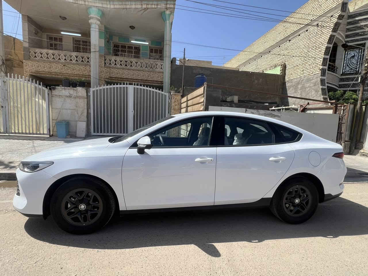 السلام عليكم للبيع كن بلاص زيروو مرقمه بغداد وكامله ماشيه 88 كيلو فقط زيرو⚡️
كفاله من زلغ وطخه ورصعه وصبغ والبارد 🤍
مكان سياره مقابيل العاب سيديه 
 سياره رايده 19.250 ملاحضه الاسعار صاعده وتكدر شوف سوك واني بخدمتك. وسياره زيرو مو دكول ماشيه رقمي *********** ♥️
