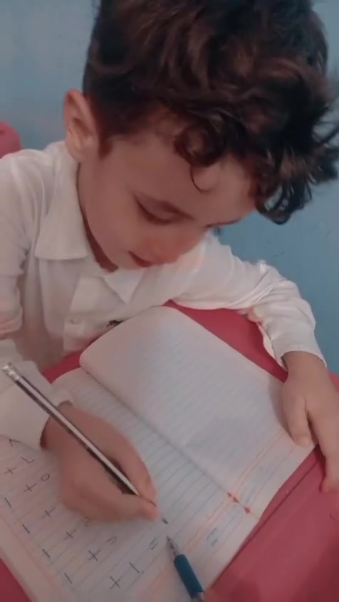 🌟🕊️ روضة طيور الجنة الأهلية للمتميزين 🕊️🌟
📢 تعلن عن استمرار استقبال الأطفال في الصفوف التالية:

🎓 🌷 التمهيدي
🎓 🌷 الروضة
🎓 🌷 التحضيري

✨ نؤمن بأن السنوات الأولى هي الأساس في بناء شخصية الطفل، لذلك نوفر لأطفالنا رعاية تربوية متميزة تجمع بين التعليم الممتع، وتنمية المواهب، وغرس القيم والأخلاق، ضمن أجواء مليئة بالمحبة والاهتمام؛ ليخطو أطفالكم أول خطواتهم بثقة وسعادة نحو مستقبل مشرق. 🌈🧸📚

📚 المواد الدراسية:

📖 التربية الإسلامية
 📚 اللغة العربية
✏️ اللغة الإنكليزية 
🧪 العلوم
 🔢 الرياضيات
🗣️  اللغة الكردية
🎨  التربية الفنية
⚽  التربية الرياضية

🚌 تتوفر خطوط نقل لجميع المناطق مع مس ترافق الخط، حرصاً على سلامة وراحة أطفالنا الأعزاء. 🚍💕

📞 للاستفسار:☎️ ***********

📍 العنوان:📌 الخمستالاف – شارع الدكتور جعفر الإبراهيمي.

🌷💖 أهلاً وسهلاً بكم في روضة طيور الجنة الأهلية للمتميزين...✨ حيث تبدأ الأحلام الصغيرة... لتصنع إنجازات كبيرة.
