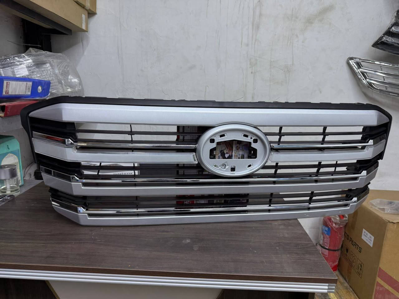 السلام عليكم
يتوفر لدينا الادوات الاحتياطيه لاندكروز
للاستفسار مراسلة الصفحه اوالاتصال 
على الرقم.   ***********
مركز الفردوس الفردوس
العنوان   بغداد شارع الضلال
الفرع اثاني السنك
يوجد توصيل  لجميع المحافظات
