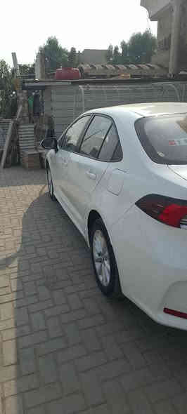 السلام عليكم 
نوع السيارة:-تيوتا كورولا هايبرد 
📍موديل:-2023
📍محرك:- 1800cc
‎فتحة سقف سلايد
‎بصمة
‎كراسي جلد لون احمر 
‎شاشة
‎كامرة
‎هاند برك كهرباء
‎رادار
‎تحديد مسار
‎نضام البور
‎نضام السبورت
‎نضام الاوتو هولد
‎نضام الطوارء
‎بك لايت LED
‎لد زنون
‎تنبيه عند الانحدار عن الطريق
‎تحكمات ستيرن جهتين
‎تبريد قطعتين
‎اريباكت كاملة
نضام المصابيح الامامية اوتو ماتك 
ويل مقاس 17 
 شركه الجاسم اول وجبه بل هايبرد 
السعر ١٣٧ 
***********
