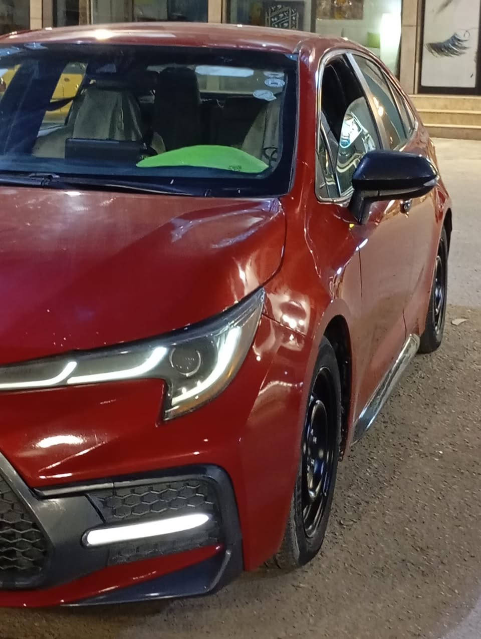 كورلا SE موديل 21
سيارة حادث جاملغ ايمن وبنيد 
بدون دواخل ابرباك دشبول فقط
سيارة حادثها بسيط راديترات بلادية 
لايتات بلادية 
نقصها فقط دبل امامي 
العنوان بغداد الدورة 
السعر 130 وبيها مجال جداً بسيط
***********
