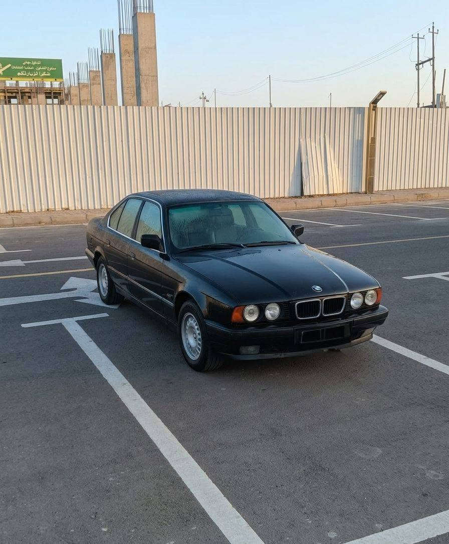 ب 37 ورقة قفل قفل قفل
BMW 525i
موديل 1992 كير عادي
رقم بغداد مشروع وطني تحويل مباشر 
مكينة وكير جدد مكفولات 
مكينة سته سلندر مسكر فانوص
صدر امامي خلفي جديد 
كهربائيات كلها شغالة 
كيجات كلها شغالة السيارة لاضربة بيها ولا معجون
تبريد شغال
السعر : 37 قفل قفل  
العنوان : بغداد 
الرقم : ***********
