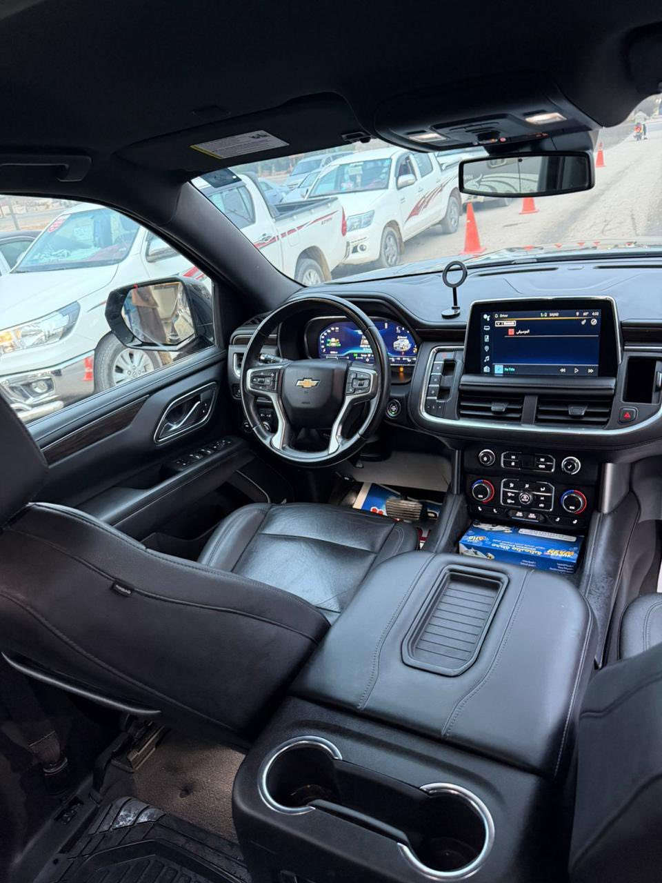 السلام عليكم من رخصة الادمن
تاهو LT  نص فول وارد امريكي موديل 2023 مرقمه وكامله رقم بغداد  للبيع 
‏ وارد امريكي حادثه مثل مموضح بالصور صفحة اليمين مصلح او مصبوغه صفحة اليمين بارد بالجاملغ الخلفي الايسر   
ماشية 68000
‏ فول مواصفات 
‏8سلندر محرك ( 5300 )
تو ويل
‏كراسي جلد اصلي
‏كراسي اثنين كهرباء
‏كراسي هزاز(عند اقتراب السيارة من اي شي)
‏كراسي(تدفئه)
‏تبريد خلفي شاشة
‏شحن الهاتف لاسلكياً
‏كروس سرعة
‏نظام AUTO START
‏نظام هندبريك دكمة AUTO HOLD
‏نظام مانع انحدار
‏فول تحكم استيرن(جهتين امامي+جهتين خلفي)
‏استيرن كهرباء
‏استيرن تدفئة
‏شاشة عرض الاعطال
‏صندوك كهرباء(شفط)
‏فتح صندوك تلقائيا عن طريق القدم
‏دبل كير(عادي+اوتوماتيك)
‏ناقل حركة 10 نمر
‏دبل حساس(امامي+خلفي)
‏نظام تحكم بمستوى الضوء الداخلي
‏مانع تزحلق
‏مري شفط
‏شاشة امامية كبيرة اصلية
‏شاشات خلفية اصلية
‏تشغيل عن بعد

السعر 385ورقه 
مكان السياره      البصره كرمه علي  للاستفسار 
‏  
‏رقم الهاتف  ***********
صور الحادث مرفقه ويه الصور
السياره جاهزه من كلشي اي نقص مابيهه ع وضع الشركه
