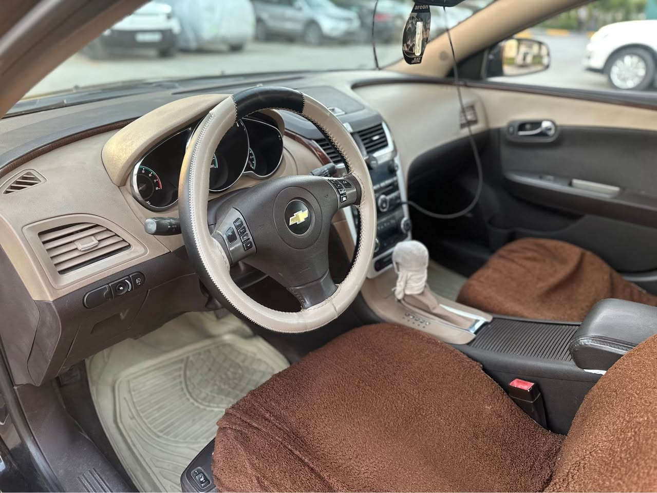 مالیبۆ ٢٠١٢ LTZ
خلیجی سفری شەریکەی مەنسور
‎فوول مواسەفات  
‎کوشن جلد و هیتەر و کارەبا
‎ناوزەرد و قاوەیی 
‎تەبرید مەرکەزی 
‎شەغال  
‎‏,6CD ,AUX,USB 
‎سوکان ڤۆلیۆم ،تەحدید سورعە،تەلەفۆن,دەبڵ تراکشن
‎ ٨ موکەبەری مارکەی BOSE
‎سەقف سڵاید 
‎بلاجکتۆر
‎حاسە و ئاوێنە فۆتۆ 
‎ویل ١٨ 
Watsap /*********** السليمانية, العراق
