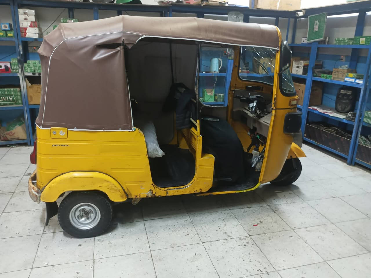 سلام عليكم تكتك موديل 2019/12 تكتك رقم وسنويه فقط طخه بلغد مكينه خير من الله السعر 6500
مكاني جسر ديالى القديم ه‍اتف ***********
