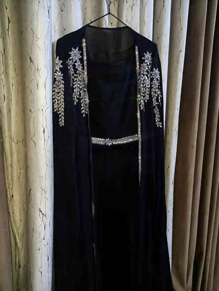 فستان مناسبات جديد ملبوس مرة وحدة سعره ٤٥ وبي مجال
رقم الموبايل ***********
