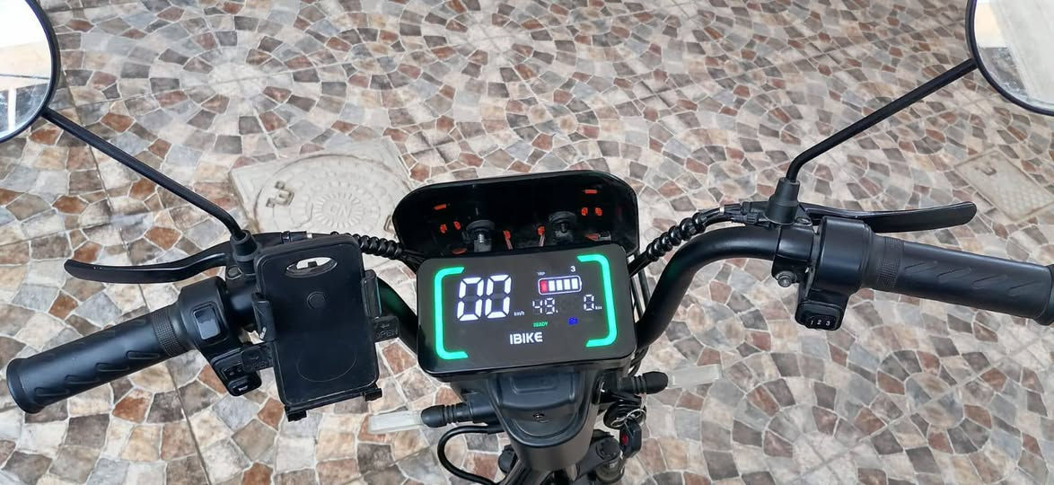 دراجه شحن جديده مستعمل اقل الشهر اربع بطاريات كبار حجم الملف.1000w... سرعات 3 
سرعته 60 شاشه تعرضلك الاعطال بصمتين وسويجين  قفل بريك انضمة سرقه مابيه اي نقص ترايك وين ما اتريد
  سعره 500 الف.        ***********
