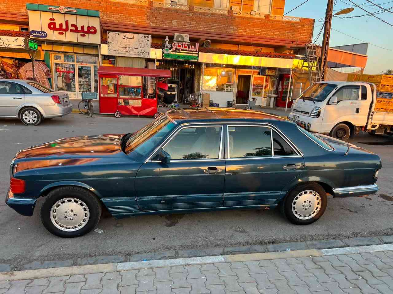 السلام عليكم
سيارة للبيع نوع مارسيدس  رئاسي جامبو . مديل 1986  رقم ديالى   گير محرك بطة VVT حجم 2500 مكفول كفاله تبريد شغال ثلاجه كهربائيات وصدر جديد لون ازرق سنوية نص ال27  السعر 35 وبيه مجال للشراي  للاستفسار  الاتصال او واتسااب*********** وللاتصال 0783849906. مكان ديالى كنعان
