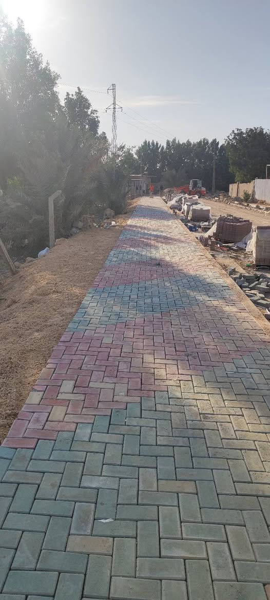 لعمل وتجهيز جميع أنواع المقرنص والارضيات ، كرمستون ، سواقي ، ، كرستة وعمل وبأشكال مختلفة ، يستخدم لكراج المنازل والابنيةوالارصفةة
الشوارع ولمماشي الحدائق والمنتزهات. يتوفر بألوان عديدة وكذلك مقاوم للرطوبة والاملاح  بشرط يكون العمل درجة اولى وذات جودة عالية
للاستفسار الاتصال او واتساب 
على الرقم *********** ☎️
