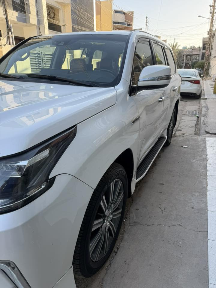 السلام عليكم
لكزز٢٠١٧
ماشية١٢٣
سياره جديده
بيه بارد جاملغ خلفي
 بدون لا صبغ ولا تبديل
مكان سياره بغداد
العامريه
***********@
