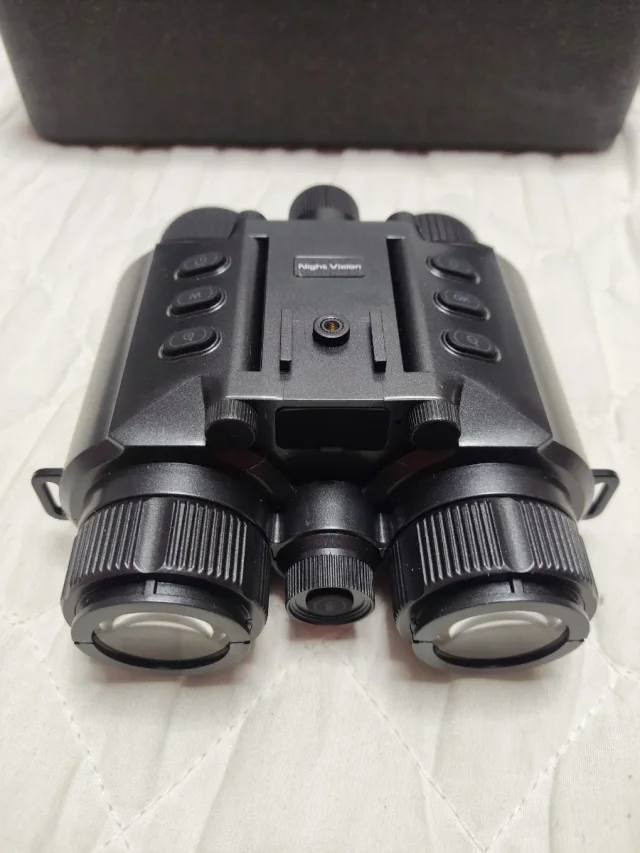 ناظور رؤية ليلية رقمي 4K
تصوير نهار وليل
دقة فيديو 4K Ultra HD
تقريب رقمي حتى 8x
شاشة داخلية 1.4 إنش
يعمل بالأشعة تحت الحمراء (IR) للرؤية في الظلام التام
يدعم كرت ذاكرة microSD 
8 مستويات ضبط للرؤية الليلية
بطارية قابلة للشحن عبر Type-C
إمكانية التثبيت على الرأس (Hands-Free)
مناسب للصيد، المراقبة، الرحلات والتخييم

ادخل على الصفحة وشوف باقي الغراض 
توصيل 3 الف فقط لكل محافظات العراق


**إذا كنت صاحب هذا الإعلان وتريد حذفه لأي سبب، رجاءا أرسل رسالة إلى الدعم الفني**