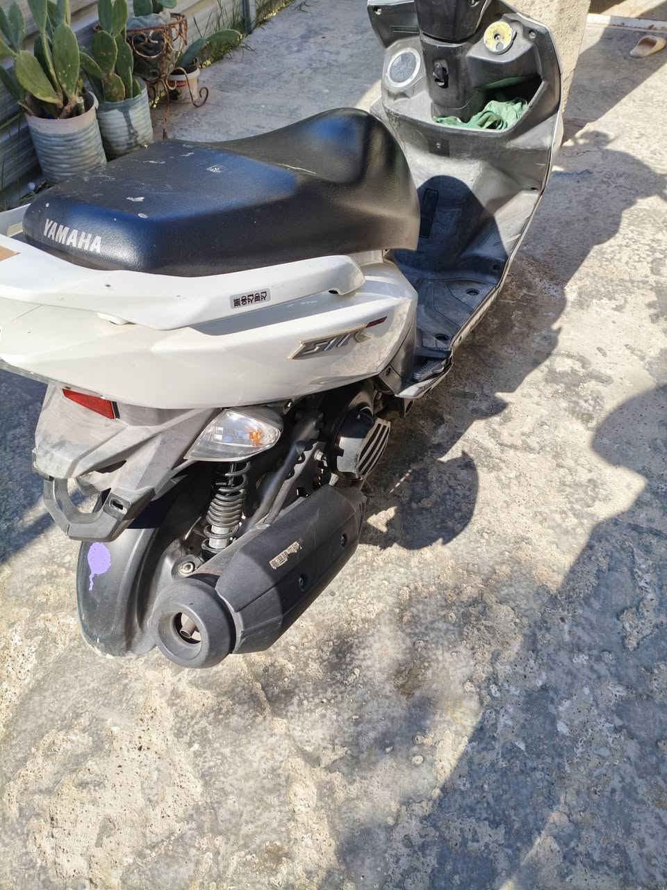 السلام عليكم جي تي دشبول الكتروني وبك لايت خلية
دراجة نظفية حيل واحلى من الصور كاملة مكملة نزلته على ايدي الشهر 11 يعني صارلها اقل من 4اشهور وبي لايت لد سعرهه 35 الف دراجه مكفولة من الكفرات والمكينة تراي وين ميعجبك وبعد بيها هواي تفاصيل 
السعر المطلوب مليون وخمسين بيها مجال


**إذا كنت صاحب هذا الإعلان وتريد حذفه لأي سبب، رجاءا أرسل رسالة إلى الدعم الفني**