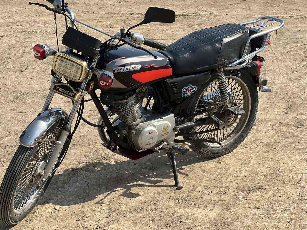 دراجة تايكر للبيع  اوراق  اصولي كهربائيات شغالة سعر 500وبيه مجال الشراي مكان واسط العزيزيه تواصل ‭٠٧٨٢ ٩٦٣ ٢٥٨٧‬
