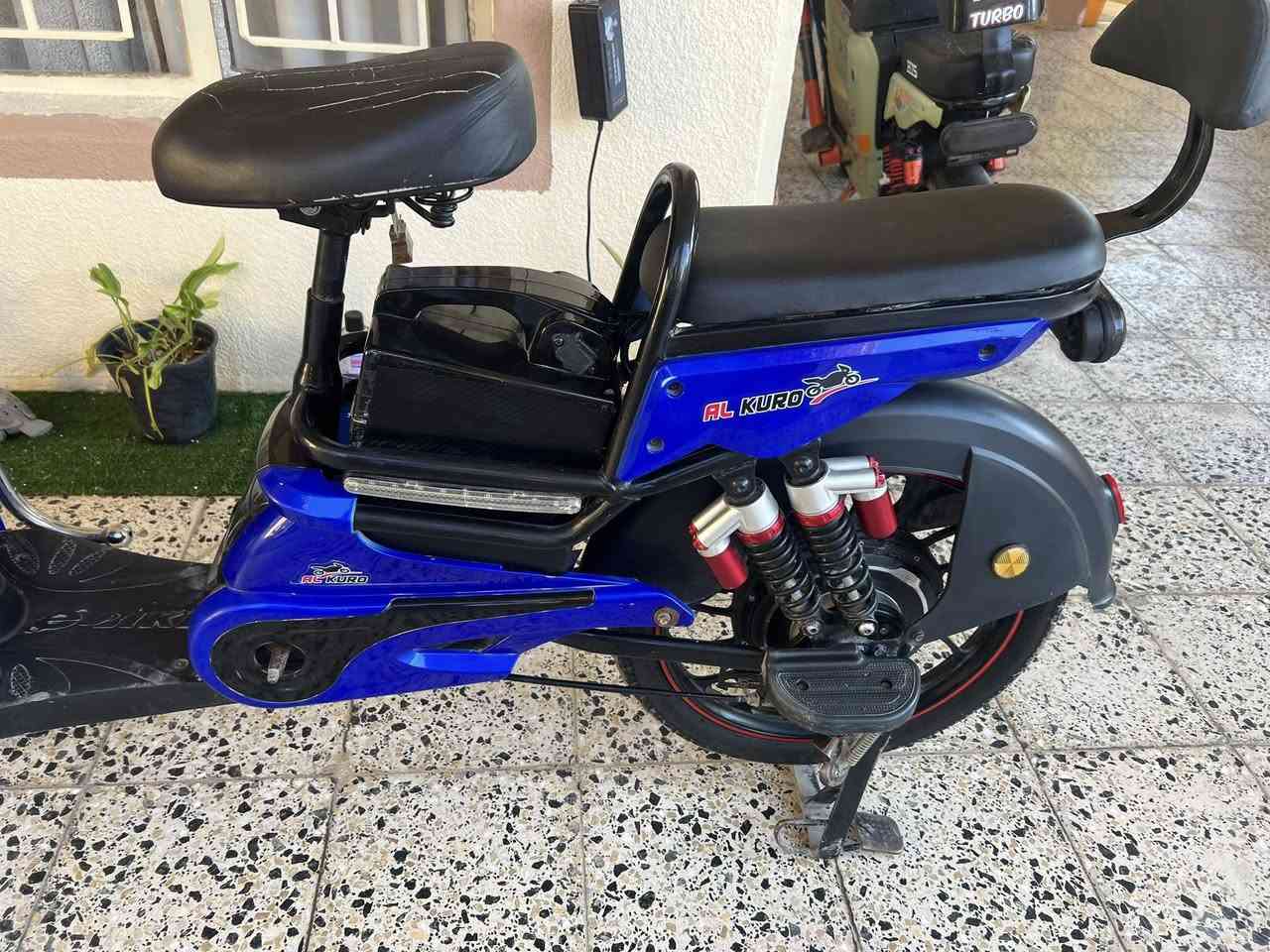 بايسكل شحن للبيع جديد ٢٠٢٥ ابو البوري ٥ بطاريات جدد كلة شغال مابي اي نقص تايرات جدد لايت عالي ناصي سرعة ٩٩السعر ٢٥٠  بي مجال العنوان ديالى ابي صيدا ***********
