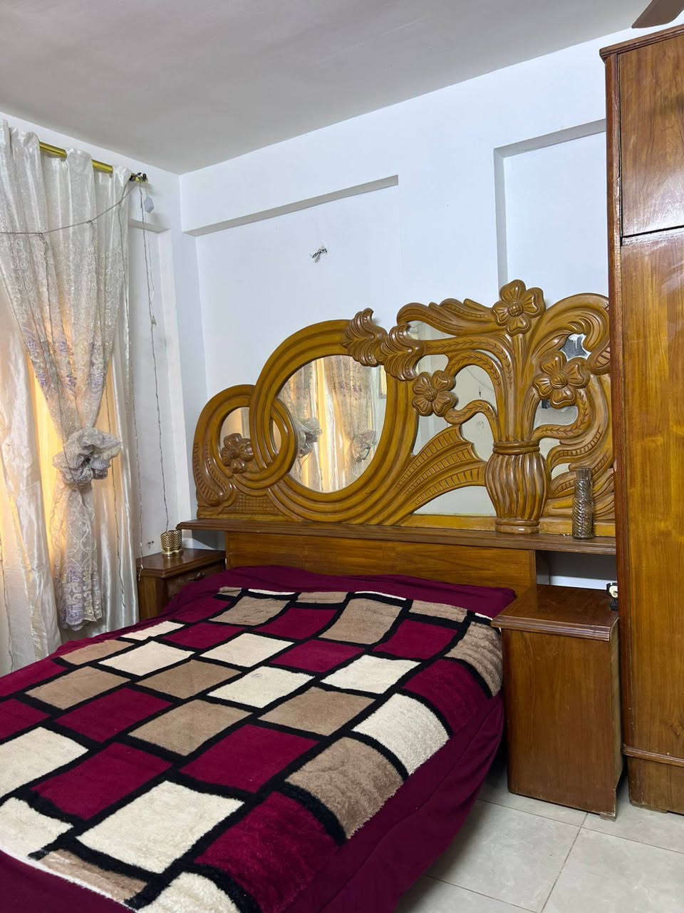 السلام عليكم غرفت نوم صاج خشب عراقي وزن ثقيل و صب للبيع السعر 850 الغرفه مثل ماا تشوف عينك حيل نضيفه التواصل واتساب او انتصال مكاني موصل شقق الحدباء ***********
