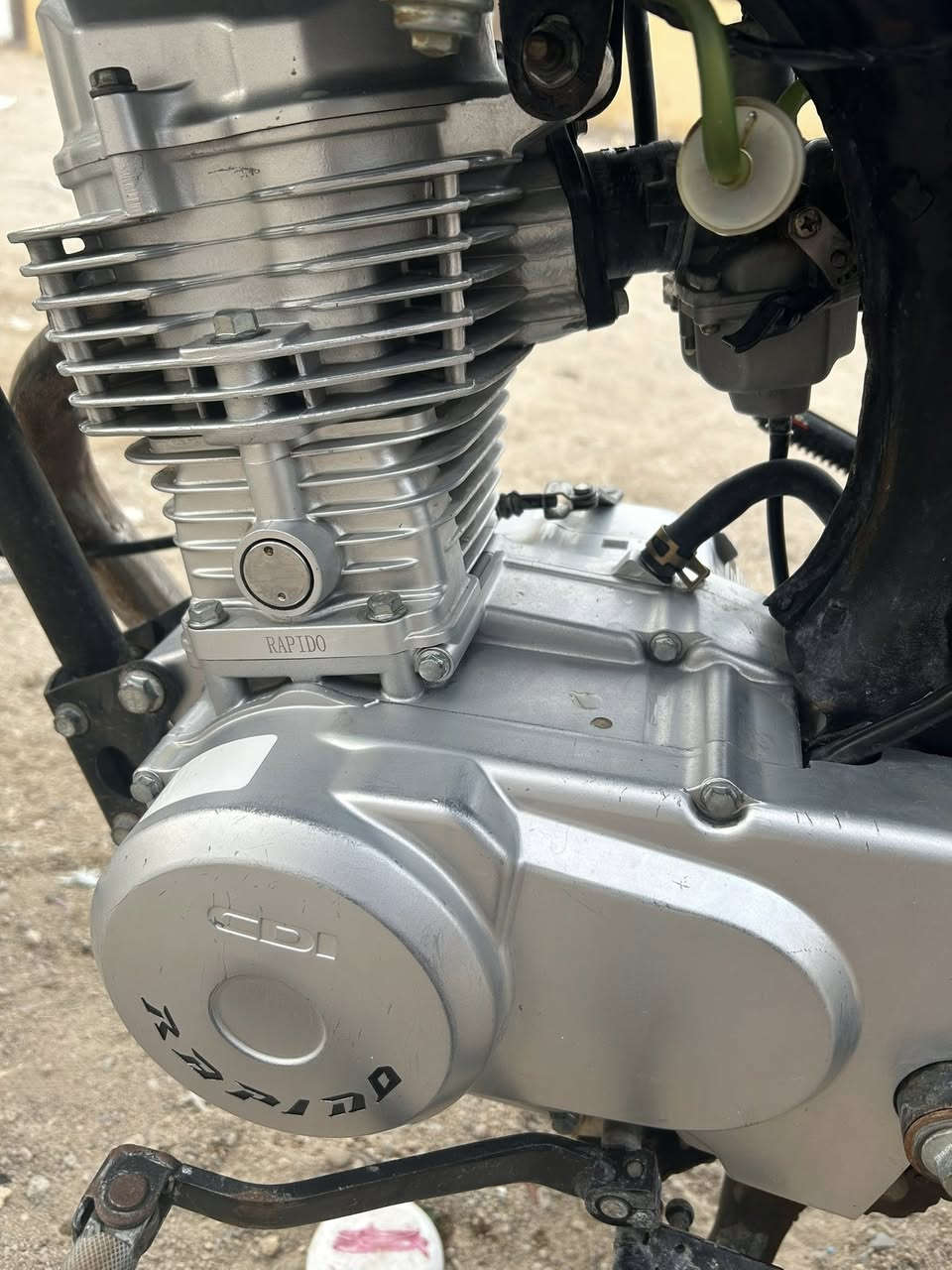 السلام عليكم
ايراني للبيع نضيفة محرك رابيدو مبدل بس ولفات سعرها ٤٠٠ 

هاتف:***********
