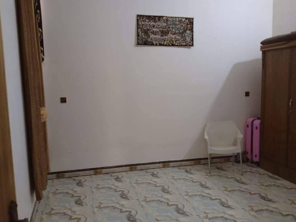 ⭕️تسلسل: 1109
🏡 دار للبيع  في الفلوجة حي الجولان الثانية قرب برج الكاميرات الاول 🏡
            
                     📢 على بركة الله 📢
📍نوع الملك = طابو زراعي  
📍المساحة = ١٦١ م٢
📍الواجهة = ٩،٥ م النزال: ١٧ م
📍 شارع :  ٧ م
📍بناء بلوك ٢٠٢١ 

🟢يحتوي الدار على
غرفتبن نوم واستقبال وصالة ومطبخ وحمام وصحيات وبيتونة كبيرة

🟨سعر البيع للعقار : ٧٠ مليون دينار قابل للتفاوض

🟢مكتب دجلة الهندسي للعقارات حي الجولان قرب صناعة الجولان للسيارات مجاور سوبر ماركت الهلال
للاستفسار الاتصال 
‏‭ *********** 
***********
