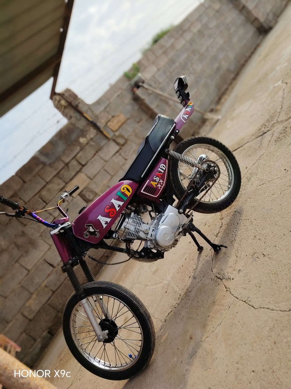 سلا عليكم دراجة للبيع  محرك نامة شلامجة وشاصي ارشة 16 مكفوال أوراق اصولي ماصار هواي من شادين سيت محرك مامفتوح سعر 700 وبيهة مجال استفسار خاص


**إذا كنت صاحب هذا الإعلان وتريد حذفه لأي سبب، رجاءا أرسل رسالة إلى الدعم الفني**