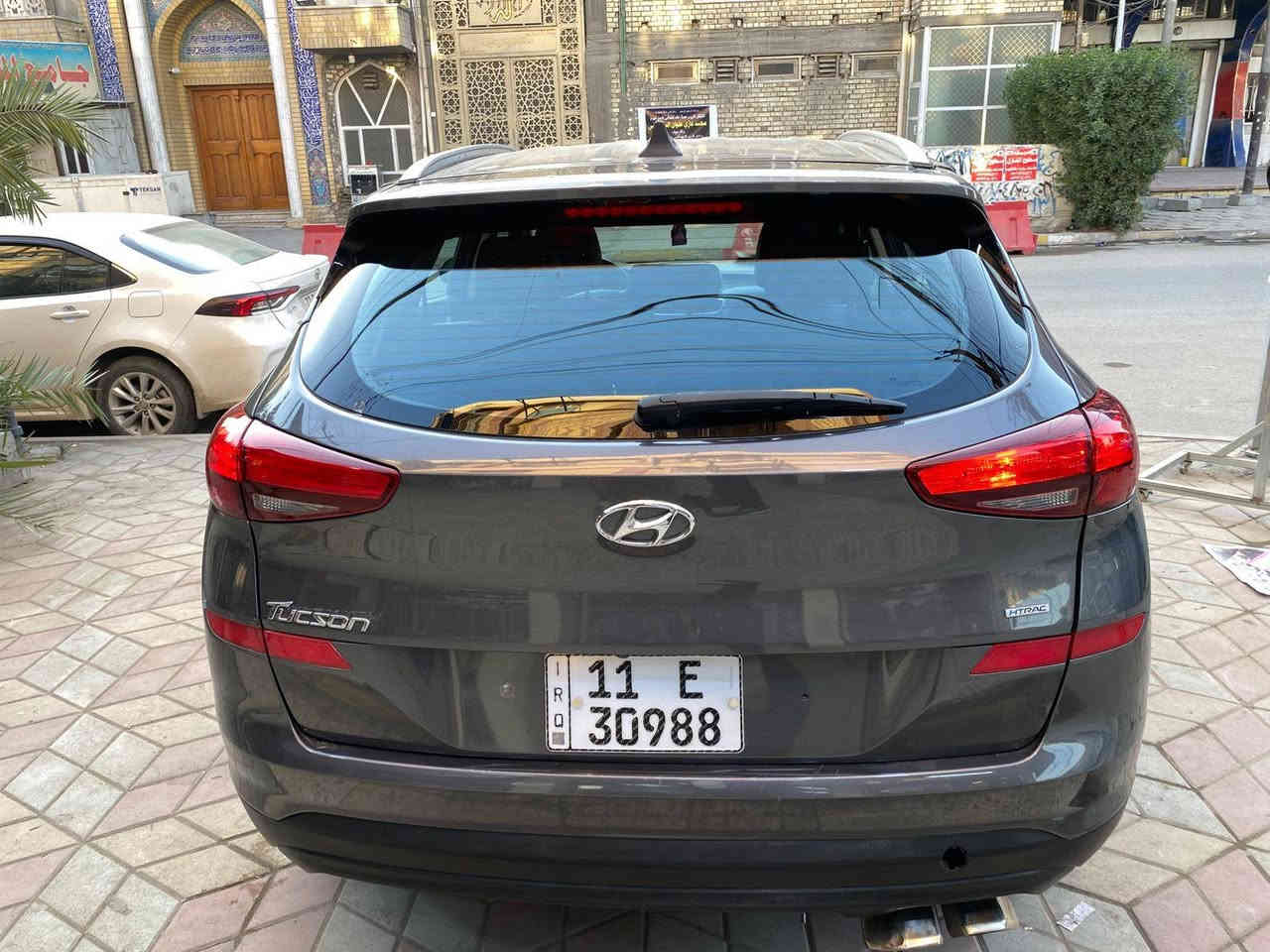 سلام عليكم
توسان موديل ٢٠٢١
فول عد الفتحه 
وارد امريكي 
محرك ٢٤٠٠ جي دي اي 
ماشيه ٥٥ الف ميل 
كير محرك كفاله عامه 
رقم بغداد الدولي بأسمي 
ناشر الك صور الحادث والسونار 
السياره بدون ايرباك 
عنوان بغداد خلف مرور الرستميه 
حي الخليج 
سعر مناسب جدا ١٤٩ وبيها مجال بسيط جدا جدا 
رقم الهاتف *********** علي
