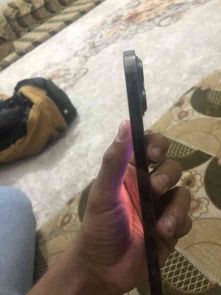 السلام عليكم ايفون ١٣برو ماكس
ذاكرع ١٢٨
بطاريه ٨٣بلاديه
مبدل شاشه اصليه من شركه ابل وكاله 
للاتصال***********
