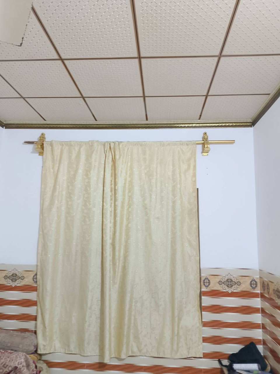بيت للايجار المساحة 300م قرب المركز الصحي الفرع الرئيسي للاستفسار***********
