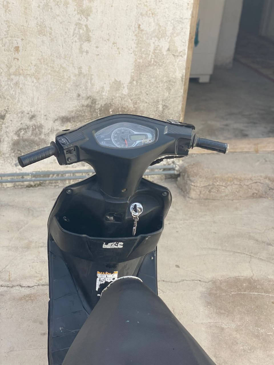 سلام عليكم حبايب دراجه ادرس ياباني محرك مامفتوح كهربائيات كلها شغاله اشاير دشبول لايتات الكفرات بلاديه فقط لامامي مبدل دراجه اخت الجديده سلف هندر خير من الله محتاج وريد ابيع نضافه 90 %100 رايدها ب 450 وبيها مجال ولشراي يشلع عيوني الخاص مفتوح وهاذ رقمي ***********
