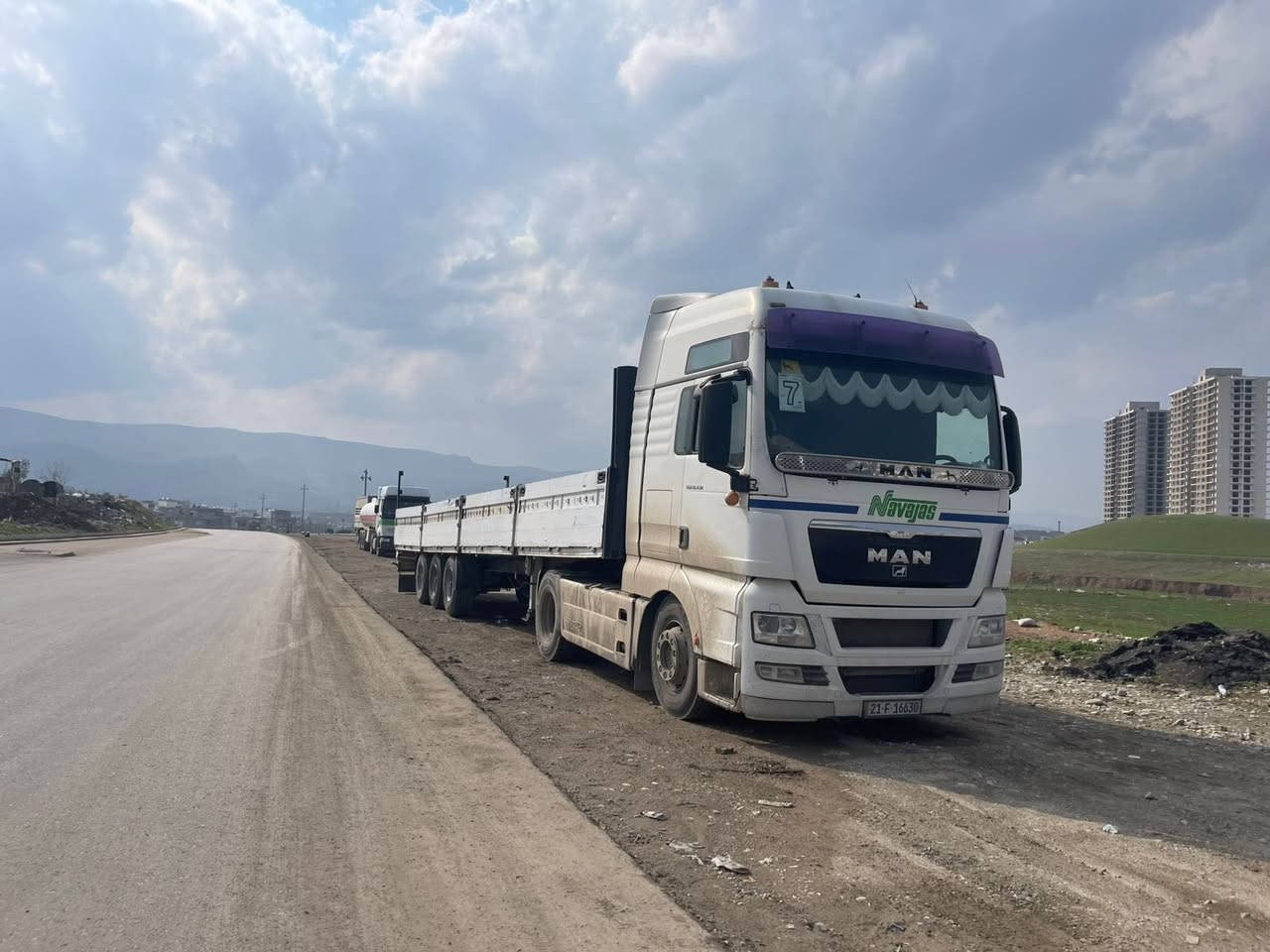 مان ٢٠٠٧
٤٣٠ ئۆتۆماتیک ڕیتایدەر سەلاجە بۆیلەر پێش چووپ 
تاقم تایەی کەلەو عەرەبانەی تازەیە 
0770 159 8559
0750 305 0820
