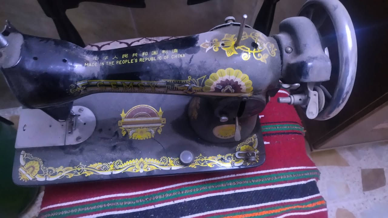 باسكل 60 متروك سنتين بغداد 
سفير صناعة سورية في تسعينات 30
صوبة زيتيه قديمة في تسعينات ماداخل تصليح 60 
كاسيتات ختمة القران نقص كاستين مامستعمله 25 
قندون عمره 63 سنة بي تاريخ 25. الف
سيت اقلام باركر ماركة انكليزي 75 
فيل خشبي 25 
ماكينة خياطةمع ماطور بدون دواسه بدون ميز 30 
دله قديمة في تسعينات 25 
صينية ورشو عمره 80سنةسعر25
لاب توب مايشتغل للعلم 25 الف


**إذا كنت صاحب هذا الإعلان وتريد حذفه لأي سبب، رجاءا أرسل رسالة إلى الدعم الفني**