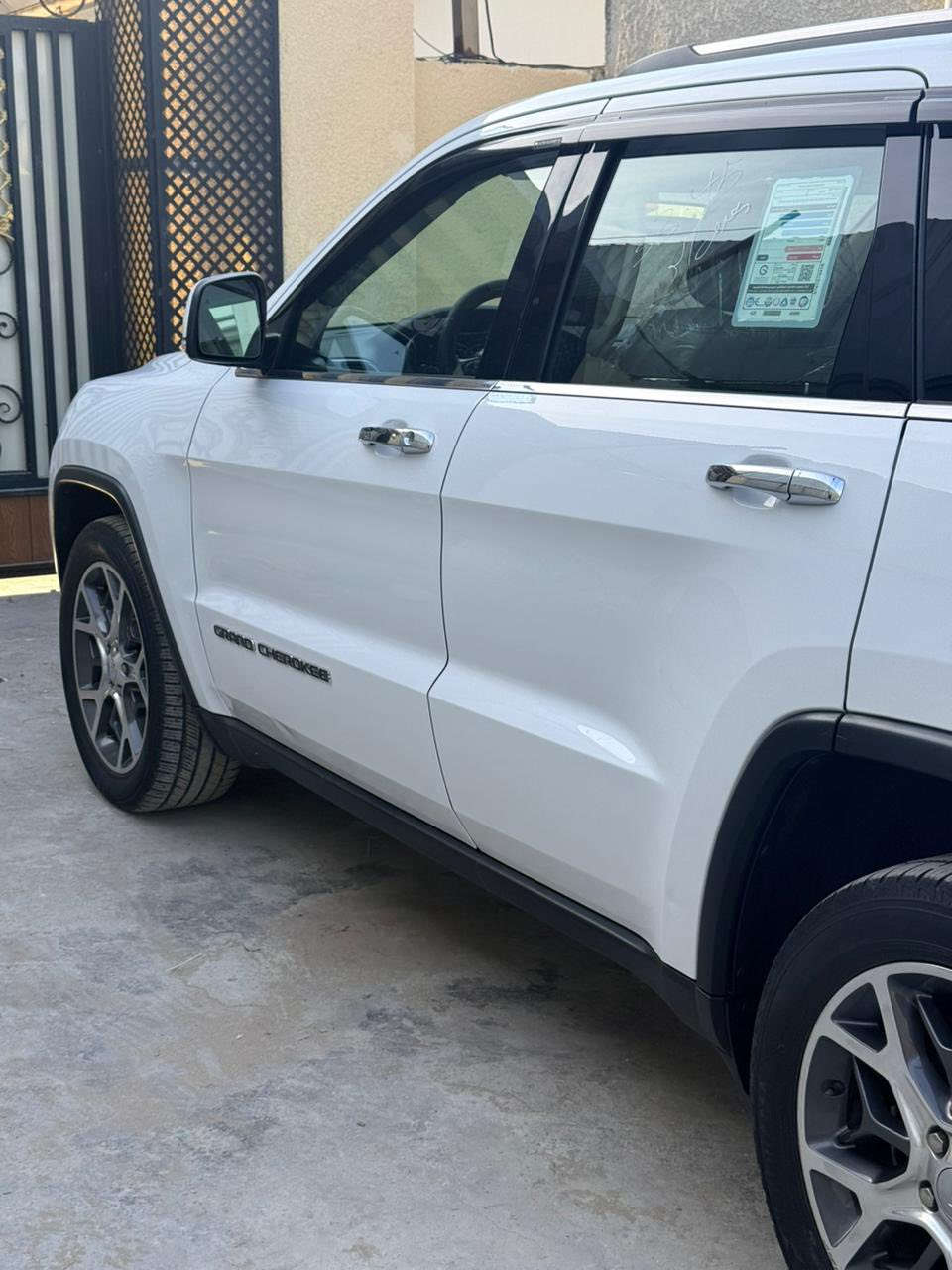 جيب لمتد فول واحد على واحد سياره اخت الزيرو مكفوله رقم بغداد فول مواصفات ماشيه ٤٤ الف جاهزه من كلشي ومكفوله للاستفسار 
***********
