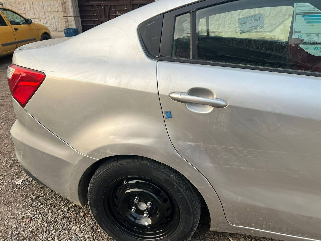 سلام عليكم 
كيا ريو موديل 2016
ماشيه 106 الف 
رقم بابل باسمي هزه وسنويه جديده 
كير محرك حداديه تبريد مكفولات 
بدون اي نقص 
حادث جاملغ أمامي وباب مصلحات نفسهن 
بدون أي دواخل 
شواصي مكفولات 
مكاني بابل الحله ***********
