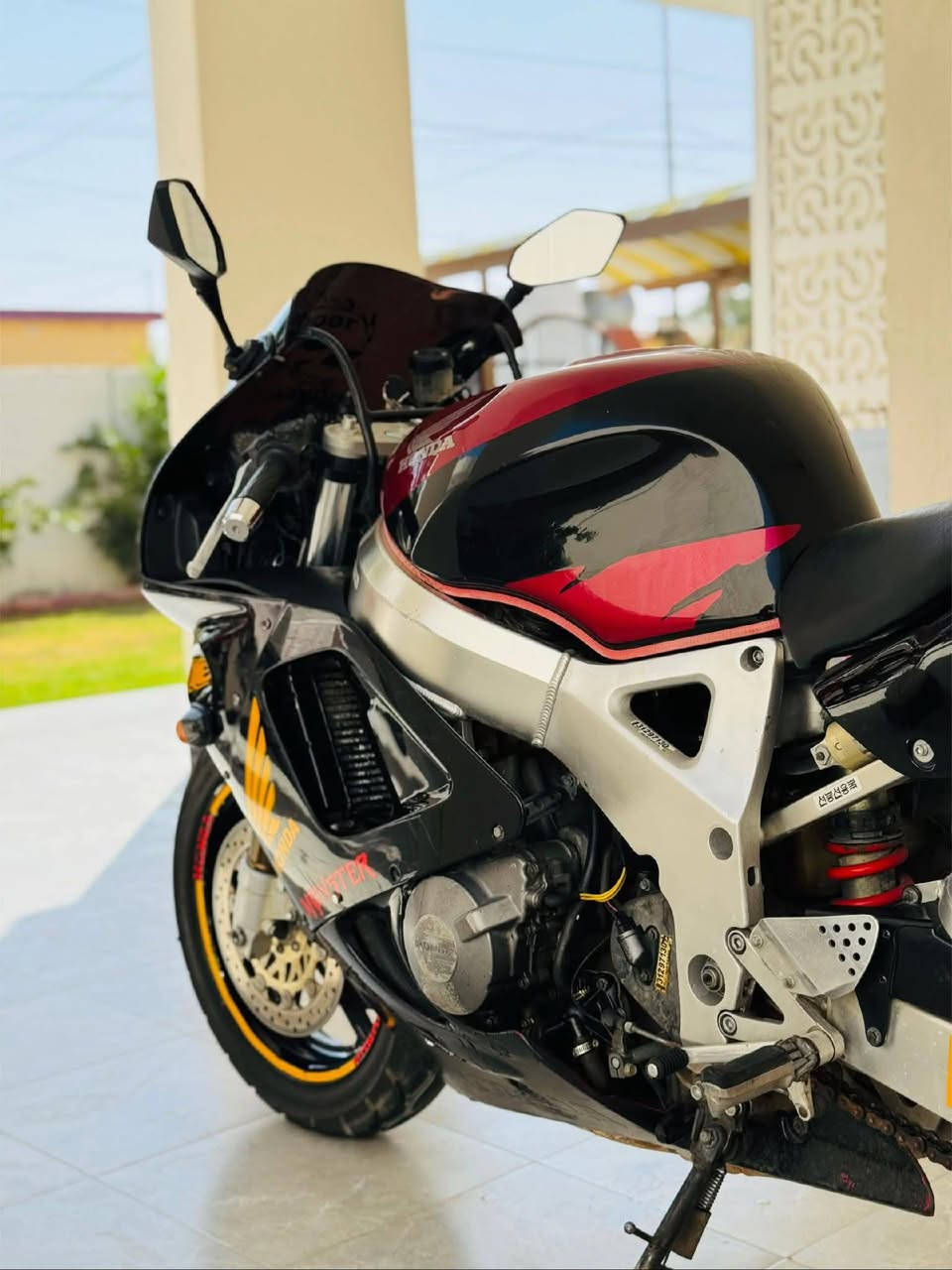 اعادت نشر بسبب الوعوذ الكاذبه .. السلام عليكم  هوندا CBR 919 السرعه 300  الموديل 2005  اوراق كامله  الدراجه جديده جديده  محرك مكفول  عقل مبرمج طلقات  باتري جديد  كهربائيات كامله  عليها اكزوز من ارفخم الاكزوزات. SC منضومه زينون اماميه  تخم اشاير ابو اللد  عدادات كلها شغاله  زوج تايرات جدد  بريكات امامي خلفي مضبوط بلكات NGK تخم   بيها نقوصات كلها تنزل من سعر مكانها الفلوجه  السعر 19 وبيها مجال  اذا مو شراي لا تعبني للاستفسار *********** واتساب اذا مغلق
