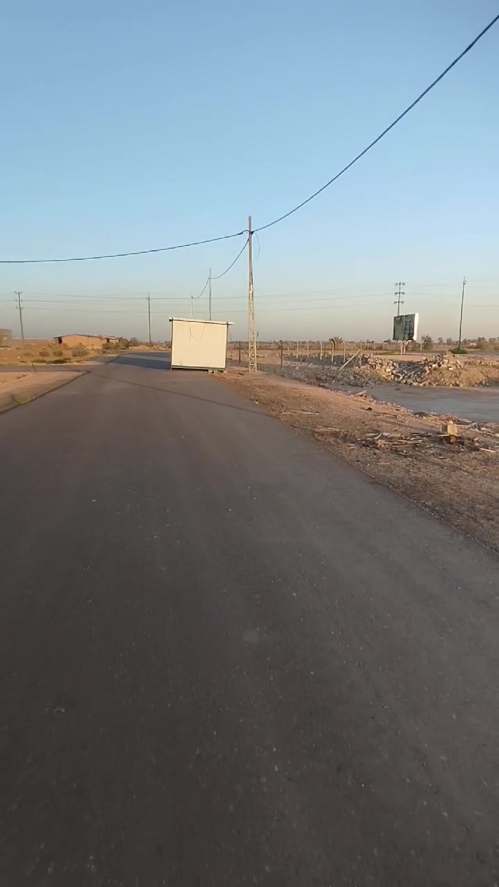 قطع سكنيه للبيع...
حله ورديه خارج مفرق البونافع منطقه كافه الخدمات تبليط كهرباء ماء
                مكتب عقارات
المهندس محمد الريس للعقار ***********
