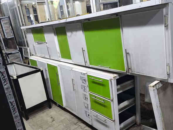 للبيع كاونتر مستخدم شي قليل  العنوان حي المعلمين القديم رقم ***********
