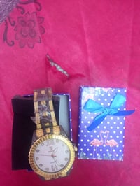 ساعات • للبيع