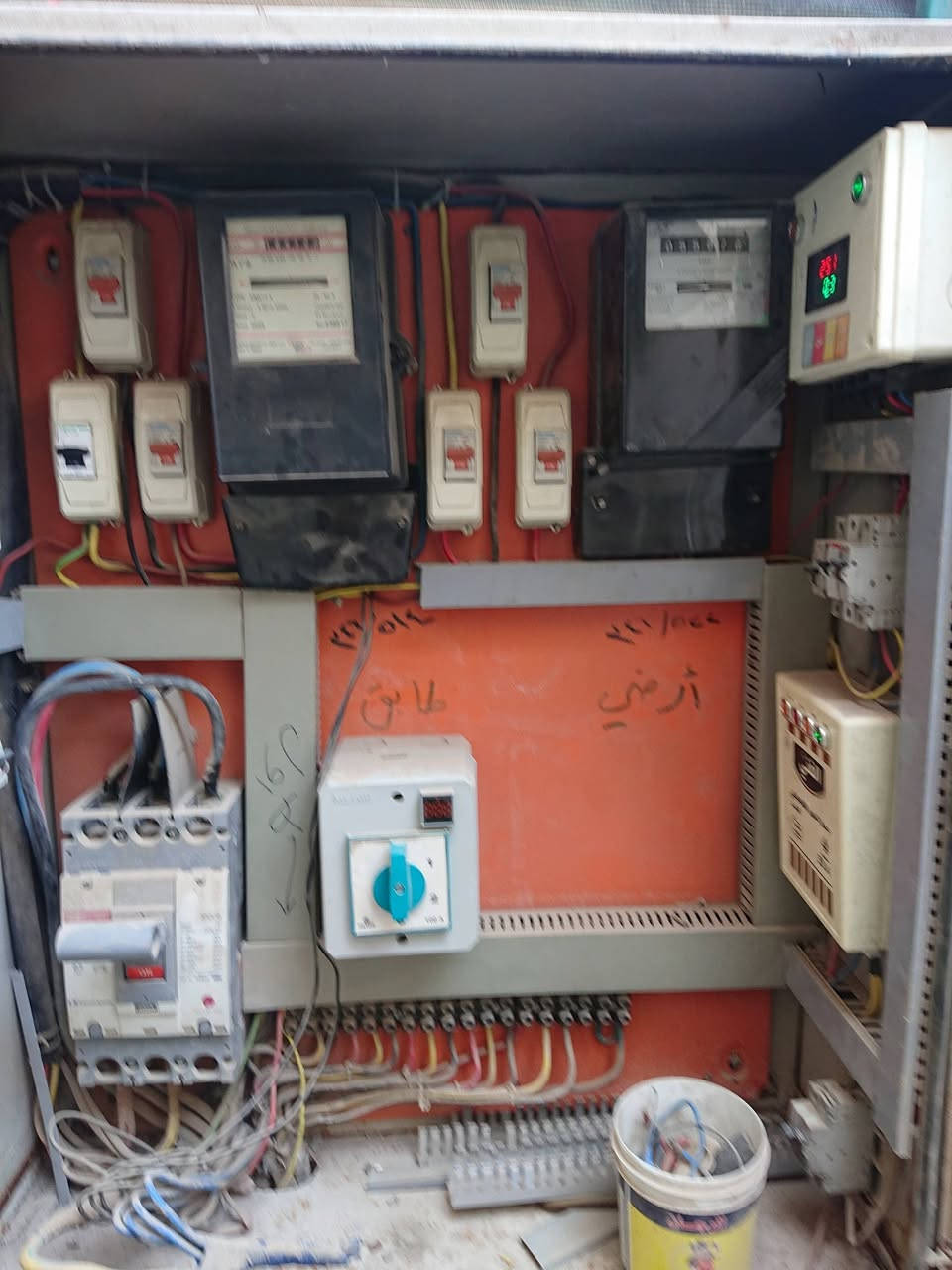 ابو كرار الزبيدي /تاسيسات كهربائيّة عامه/تجهيز وربط بوردات/كونترول سيطره متكامل /جنجات بمختلف انواعها /غطاس /ت.. ***********
