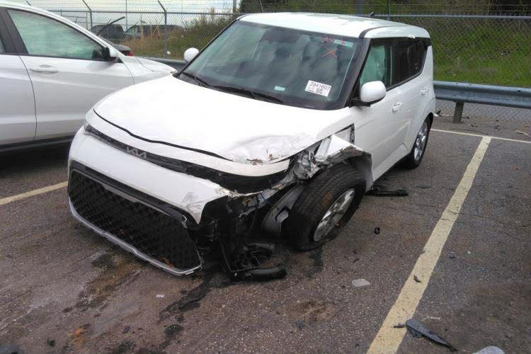 كيا صول موديل 2023ماشيه6000بدون إرباك معمره وكامله الاستفسار اكثر ***********
