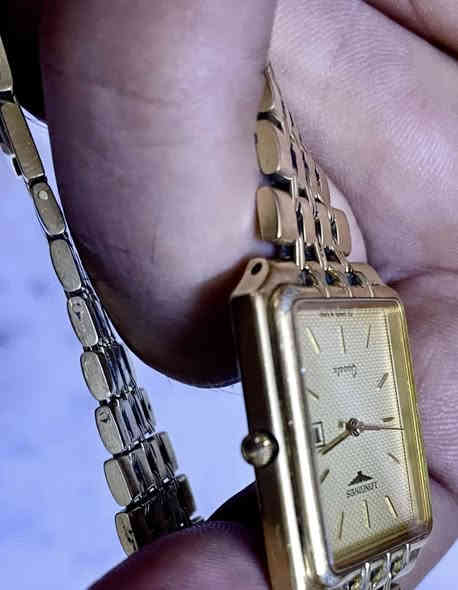 السلام عليكم ساعه لونجين رسمي سويسري باتري 
السعر ٢٠٠  بغداد ***********
