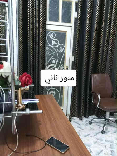 السلام عليكم ورحمه الله وبركاته بيت للبيع بشارع المطار الجديد اسواق فدك حي الصدر الثالث الثاني بعد الركن عتبليط مباشر المساحه 100متر البنا كلش حلو طابوك وبلوك طفيلي الساس تجعيب وسقف عكاده زراعي سند 25 مؤهل لتطويب اشتريته 26 مليون والمكاتبه عدي وبيع بخساره والحسين الشهيد عادي وهلي بدوانيه مستعجل عله بيعته اريد اشتري بدوانيه وهاذه رقمي للتواصل *********** /
