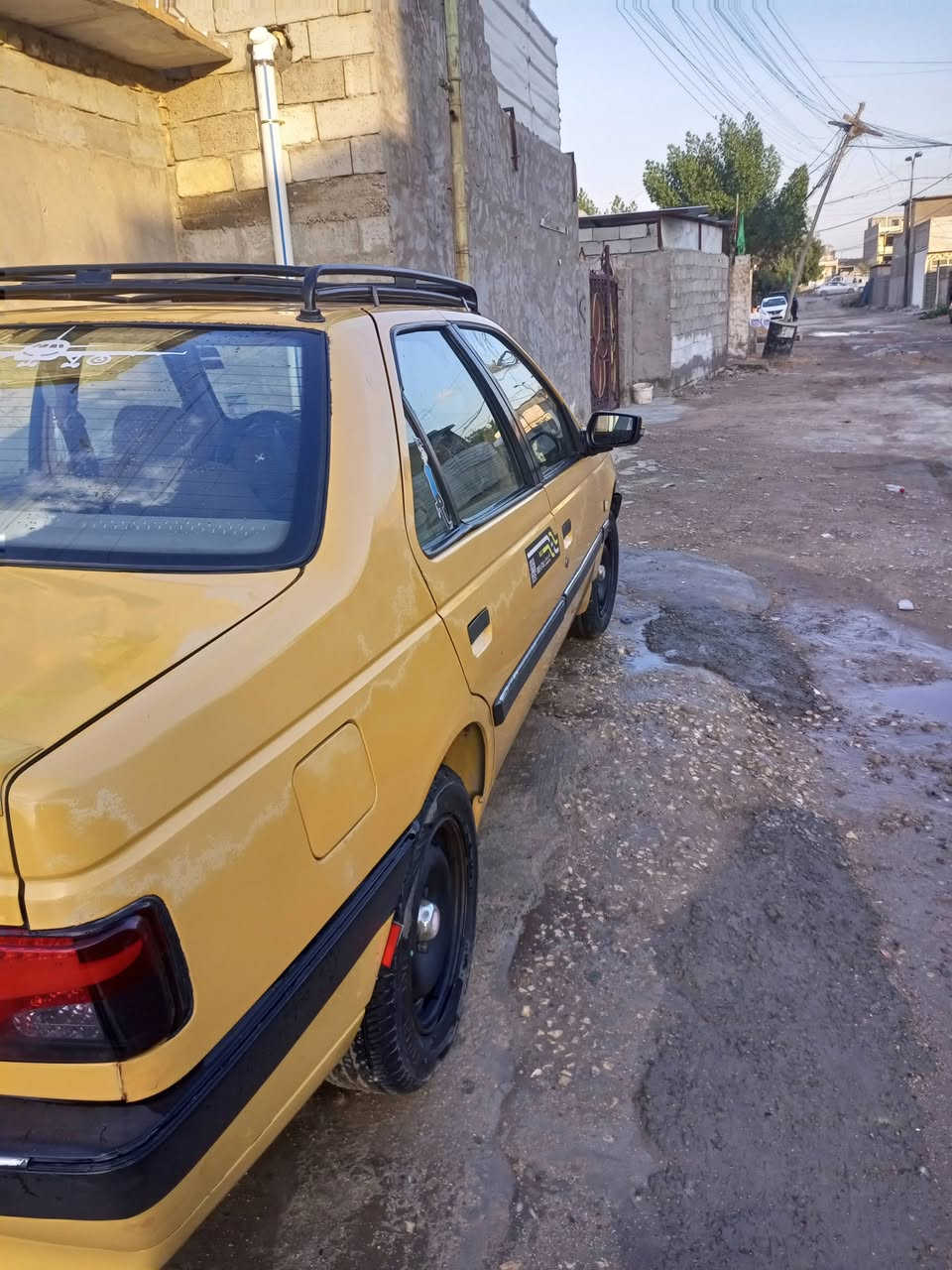 السلام عليكم بيجو لميس 2013مصفرة ما عليهة هيئة و غرامات السعر 37 وبيهة مجال والاتصال على الرقم ***********
