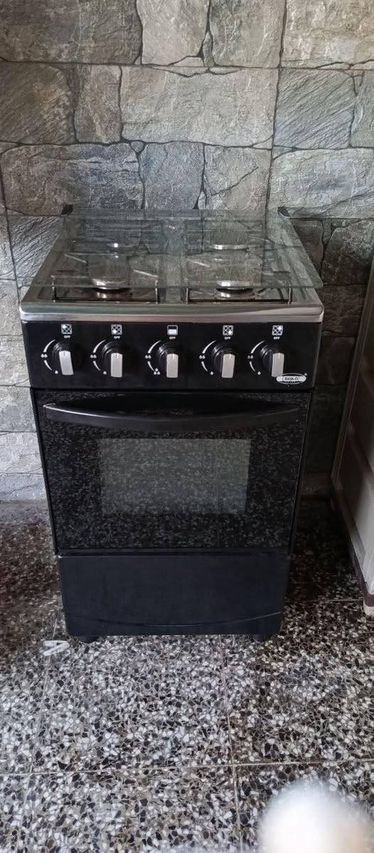 سلام عليكم مجمده وطباخ للبيع نظيفات الطباخ استعمال اقل من شهر كما موضح بل صور        العنوان بلديات وهذا رقمي ***********
✨سعر المجمده170
✨سعر طباخ 125
