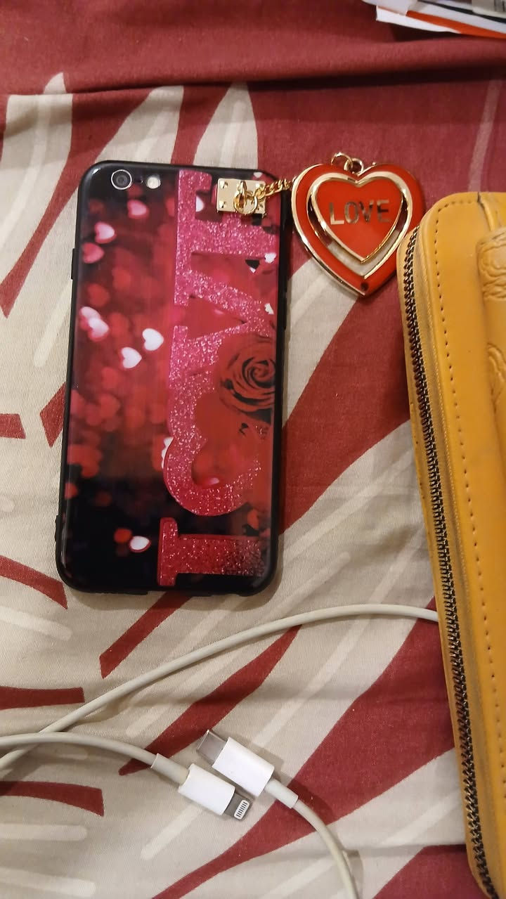 السلام عليكم ايفون 6 مثل ما موضح بالصورة والبصمة تشتغل بس محتاجة حديدة مال بصمة الي تكعد بضهر الشاشة والباقي كله شغال عدا البصمة مو عطل فقط محتاجة حديدة شغال سيم كرت واي فاي ما بي ايكلود سبب البيع محتاجة المكان بغداد قرب البياع يوجد توصيل عن طريق تكسي بلي


**إذا كنت صاحب هذا الإعلان وتريد حذفه لأي سبب، رجاءا أرسل رسالة إلى الدعم الفني**