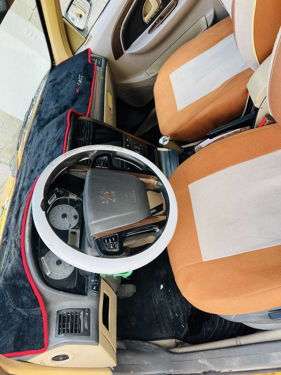 سلام عليكم بيجو بارص مديل 2018  سياره كفاله بس ماعده تحكه بل باب كير مكينه كفاله بريد تفئه لا تبخير ولا تنقيص سنويه ما منتهيه نقصه بس حداديه السعر 47 بيه مجال قليل الرقم الهاتف ***********
