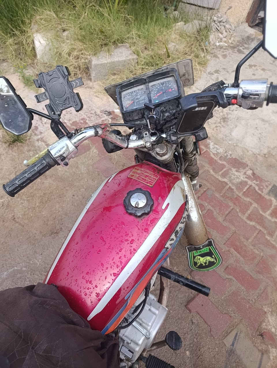 دراجه نامه 2019 محرك رابيدو صارله اقل شهر دراجه نظيفه وشلعتها حلوه ونشطه سعر 1800 مكاني بصره قرب محكمه الگزيزه ***********
