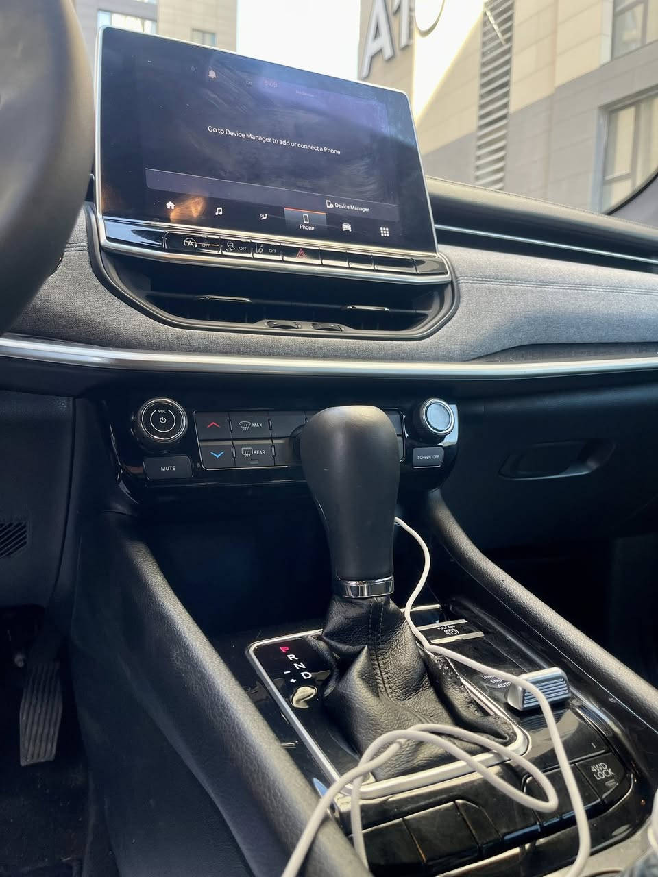 جيب مومباص  2024 مكينه 2000 تيربو الشكل الجديد الموصفات
جلد 
شاشه جبيره 
تحكم ستيرن 
نقطه عمياء 
هيتر كشنات 
بصمه 
وباقي الموصفات المعروفه 
حادث السياره جاملغ وبنيد 
مكان السياره بغداد حي الجهاد. 
***********
