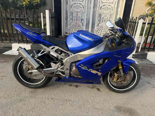 سلام عليكم دراجه كاوسكي مكينه ٦٣٦ مكينه وكير كفاله عامه وخير من الله كهربايات كلها شغاله بيه صالنصه مايف اصليه  زوج تايرات جدد اني شادهن دراجه احلى من الصوره شررط فصله نار وماناقصها شي ابد أوراق كامله رايدها ب٢٦ وبيه مجال بسيط مكاني بغداد الحسينيه  

‭٠٧٧٣ ٣٧٤ ٠٢٣٧‬
