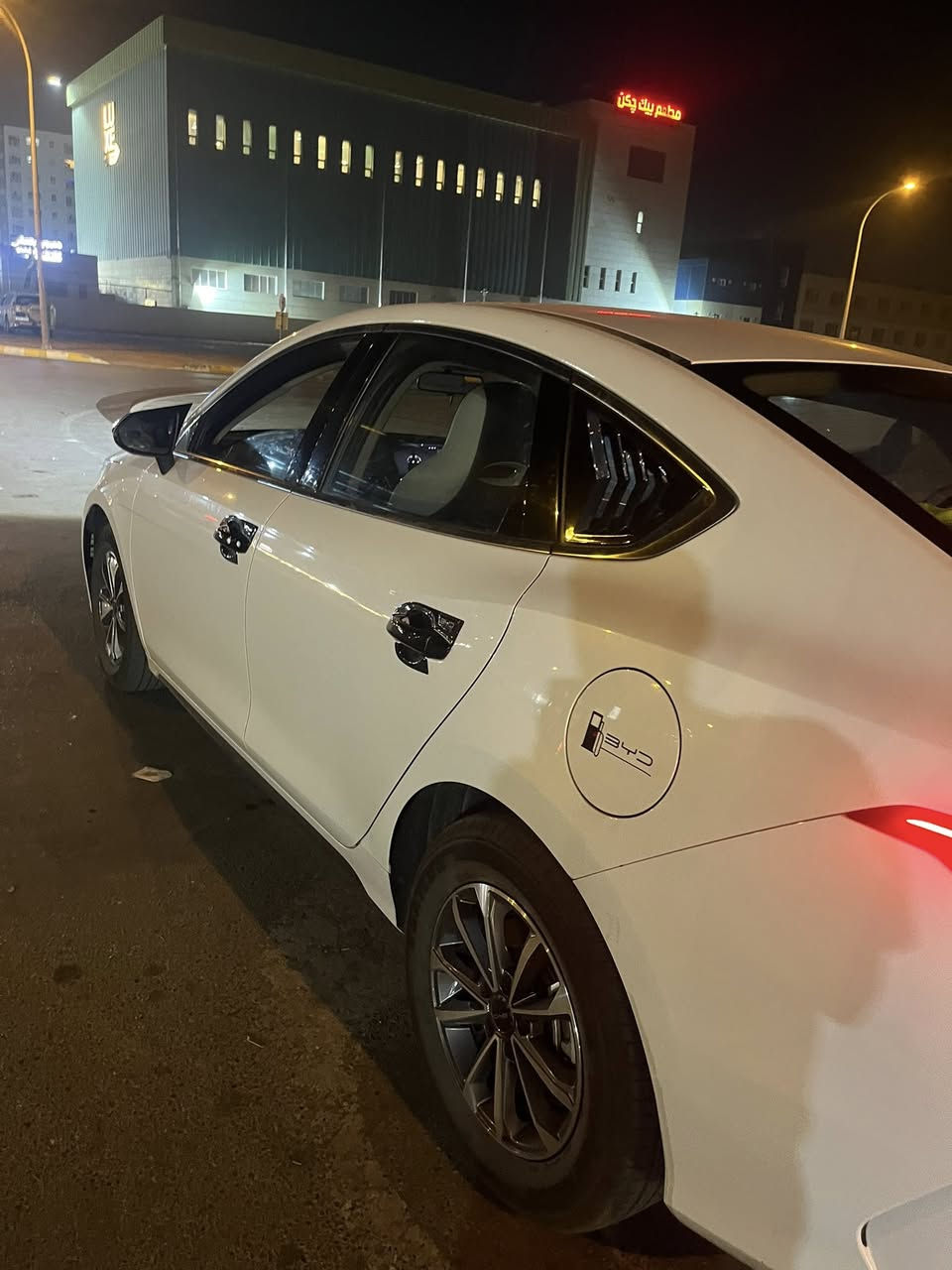 دستروير الوحش 
للبيع ماشيه 19 الف سياره ولا طخه بيها ولا رصعه جديده استعمال بيتي بيها اكسسوارات وكيبل الشحن موجود الاصلي تحويل مباشر باسم الشركه نصر دجله 
عنواني بسمايه 
رقمي ***********
السعر تجي خاص وتدلل
