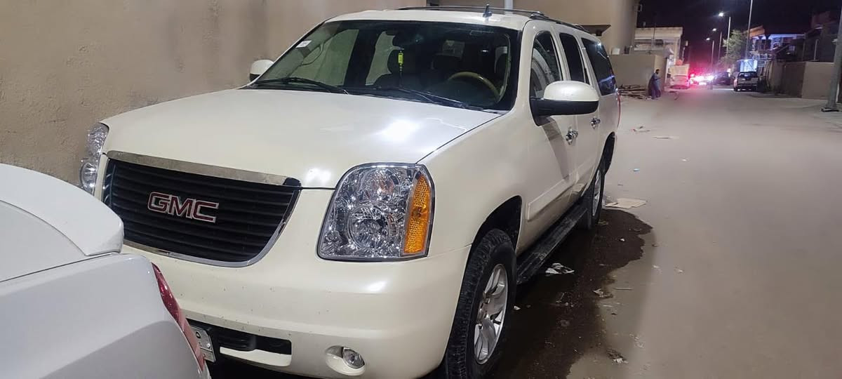 السلام عليكم يوكن للبيع  موديل ٢٠٠٧ رقم واسط مميز اجره خطها بصره كربلاء مصفره هيئه وخرامات بحث جديد سياره هسه طلعت من التعمير سياره بدلت بيها سستم كامل تبديل ٤ ابواب تفصيخ جديد وجاملاغات وبنيد وزوج لايت وعطر ودوس  تخم يدات جديد وتخم أقفال جديد سياره جاهزه وخير من الله سياره صبغ عام جديد ابيض مصفر صبغه خط كربلاء تخم تاير مكينه وكير مكفولات سياره وارد امريكي دوشمه جلد صار اقل اسبوع طلعت من الصبغ ودوشمتها للبيع بسعر ١٨٠  مكانها كربلاء للاستفسار اتصال ومراسله وانا خادم  
***********
