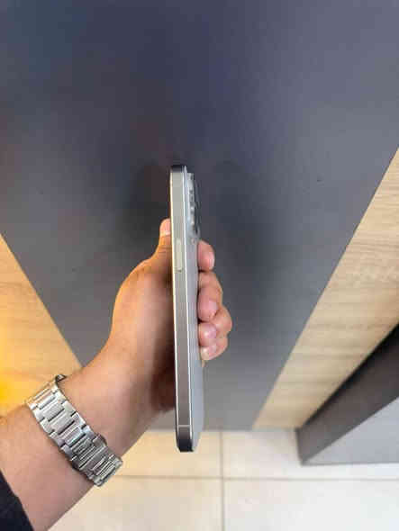 15 pro max
جهاز شخط ما بي غير مفتوح 
٢٥٦ كيكا
٨٧ بطارية 
***********
حي الخضراء بغداد
مليون و ٥٠ الف
